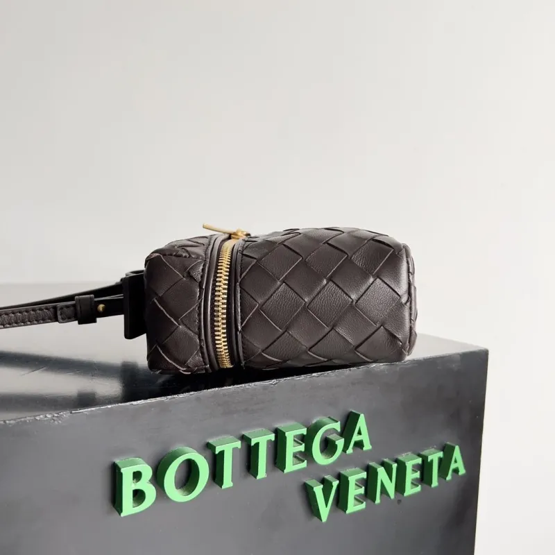 Alternative view of BV Cosmetic Bags-7