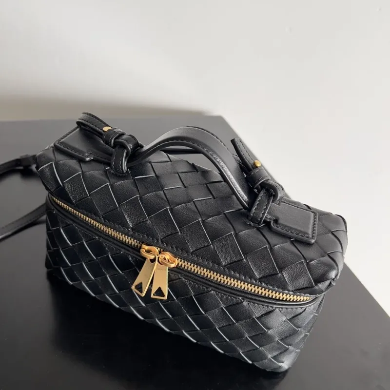 Alternative view of BV Cosmetic Bags-8