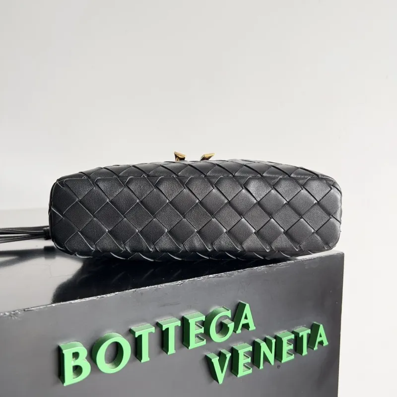 Bottega Veneta Black Woven Leather Crossbody Bag - Image 5
