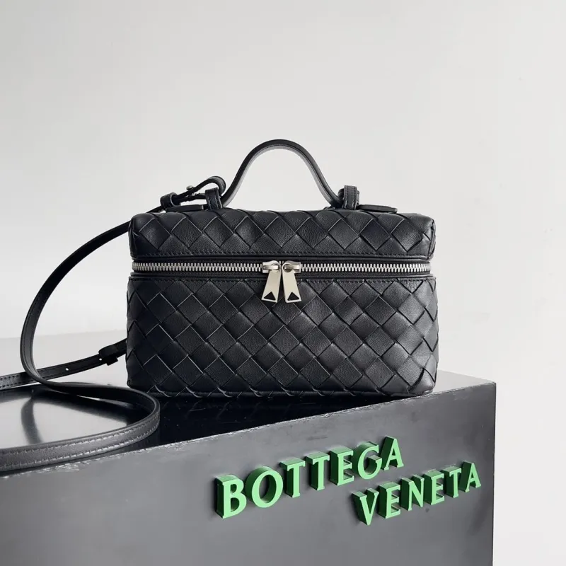 BV Cosmetic Bags-9