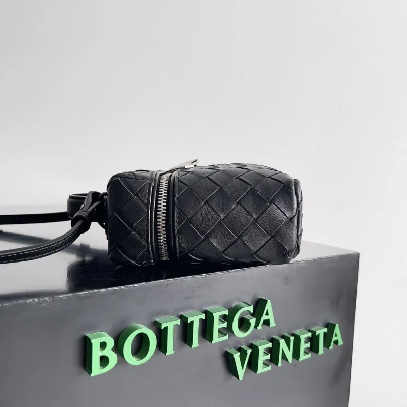 Alternative view of BV Cosmetic Bags-9