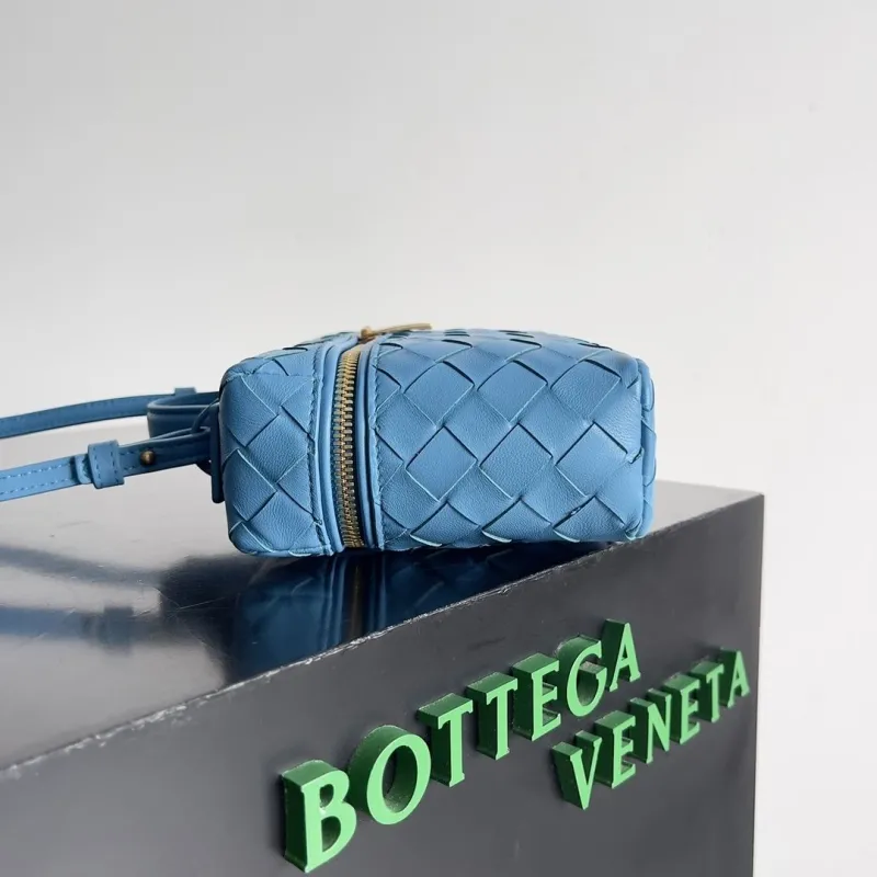 Alternative view of BV Cosmetic Bags-10