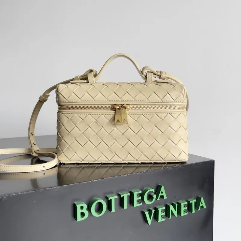 BV Cosmetic Bags-11