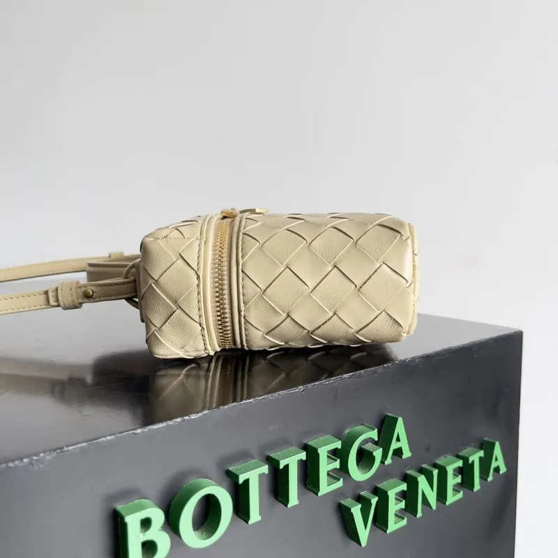 Alternative view of BV Cosmetic Bags-11