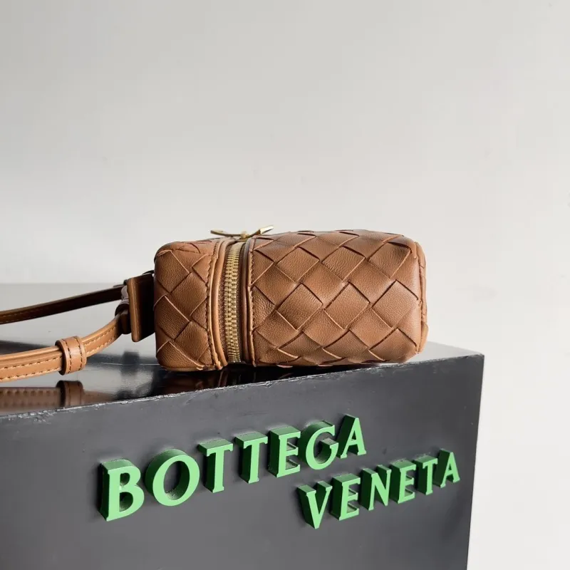 Alternative view of BV Cosmetic Bags-12