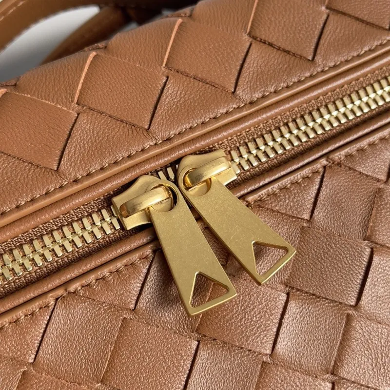 Bottega Veneta Brown Woven Crossbody Bag - Image 5
