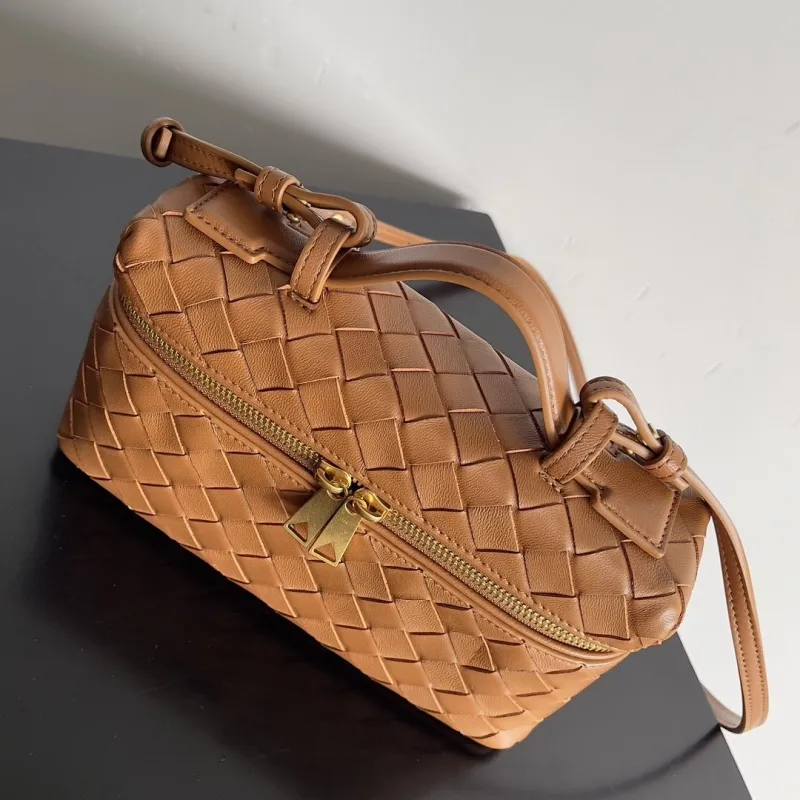 Bottega Veneta Brown Woven Crossbody Bag - Image 7