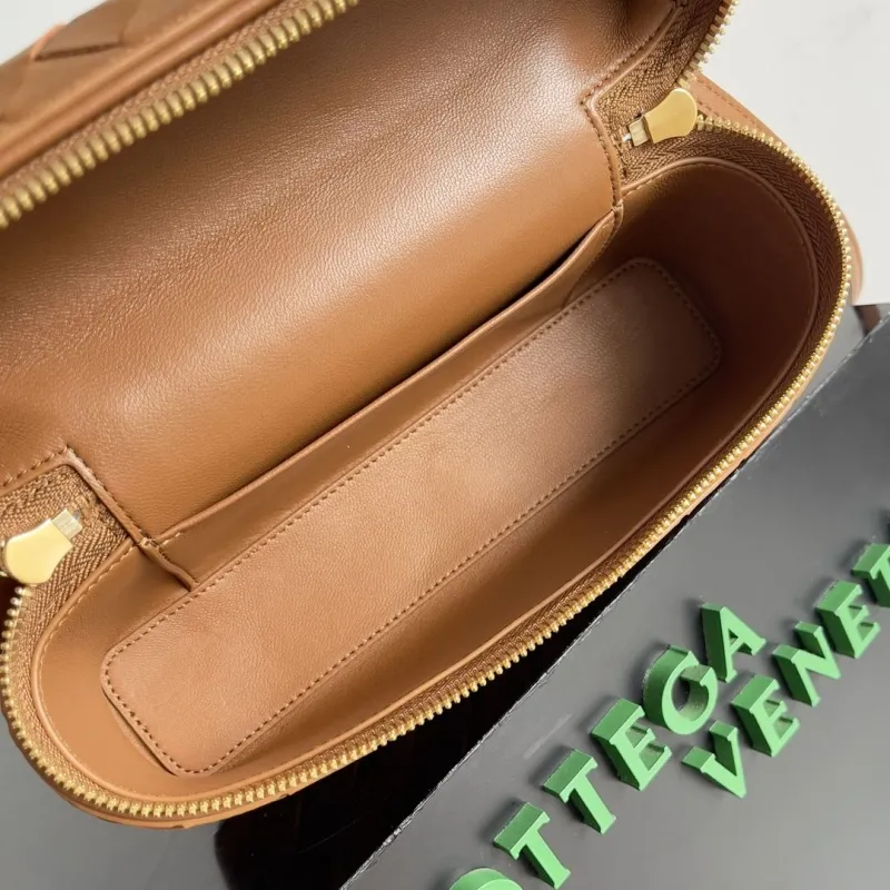 Bottega Veneta Brown Woven Crossbody Bag - Image 9