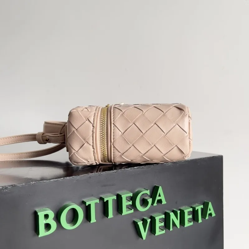 Alternative view of BV Cosmetic Bags-13