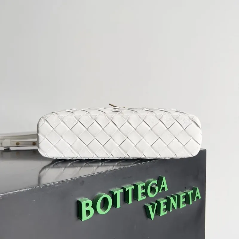 Bottega Veneta White Woven Crossbody Bag - Image 4