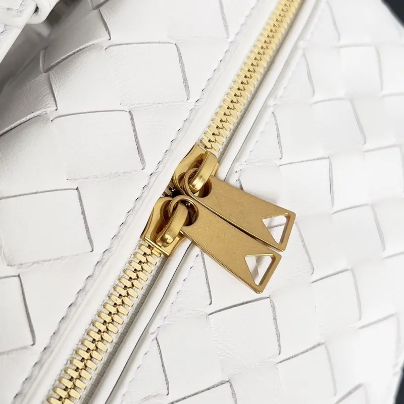 Bottega Veneta White Woven Crossbody Bag - Image 6