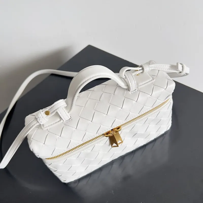 Bottega Veneta White Woven Crossbody Bag - Image 7