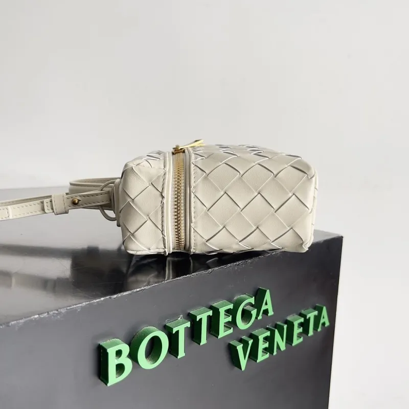 Alternative view of BV Cosmetic Bags-17