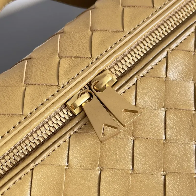 Bottega Veneta Tan Woven Leather Crossbody Bag - Image 6