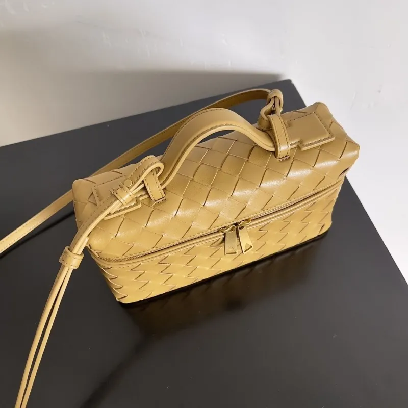 Bottega Veneta Tan Woven Leather Crossbody Bag - Image 7