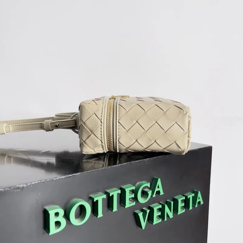 Alternative view of BV Cosmetic Bags-19