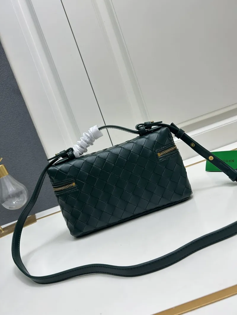 Bottega Veneta Dark Green Crossbody Bag S04002 - Image 3