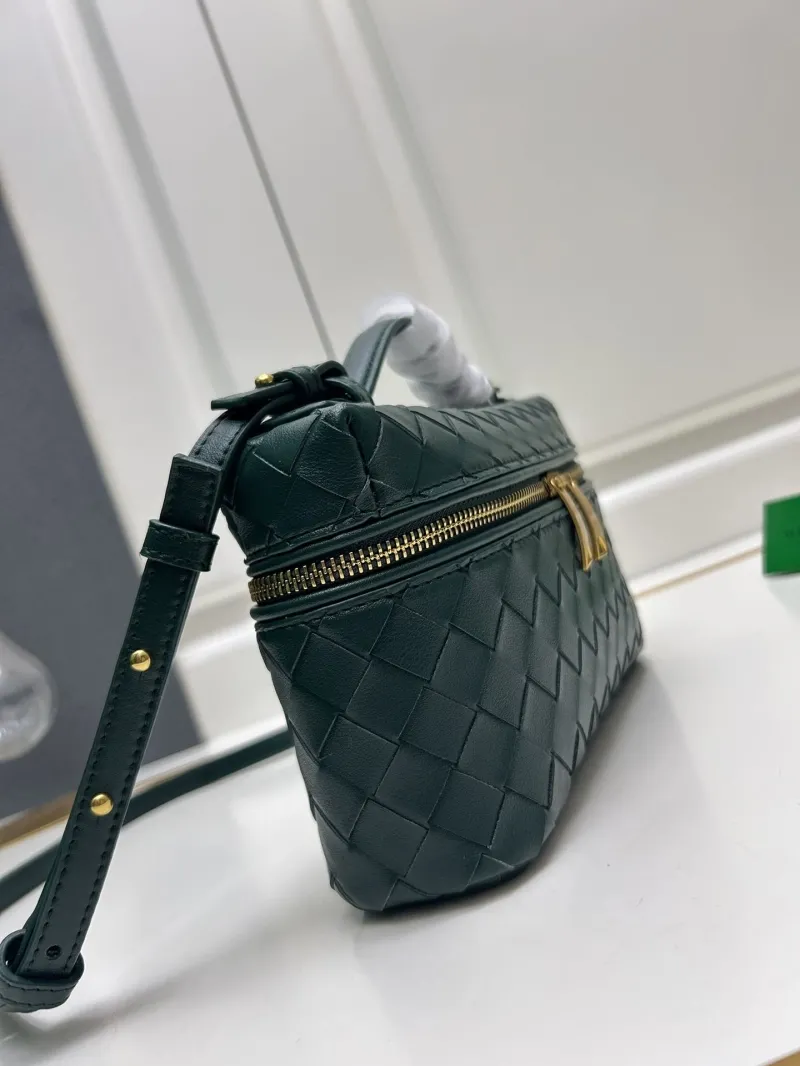 Bottega Veneta Dark Green Crossbody Bag S04002 - Image 6