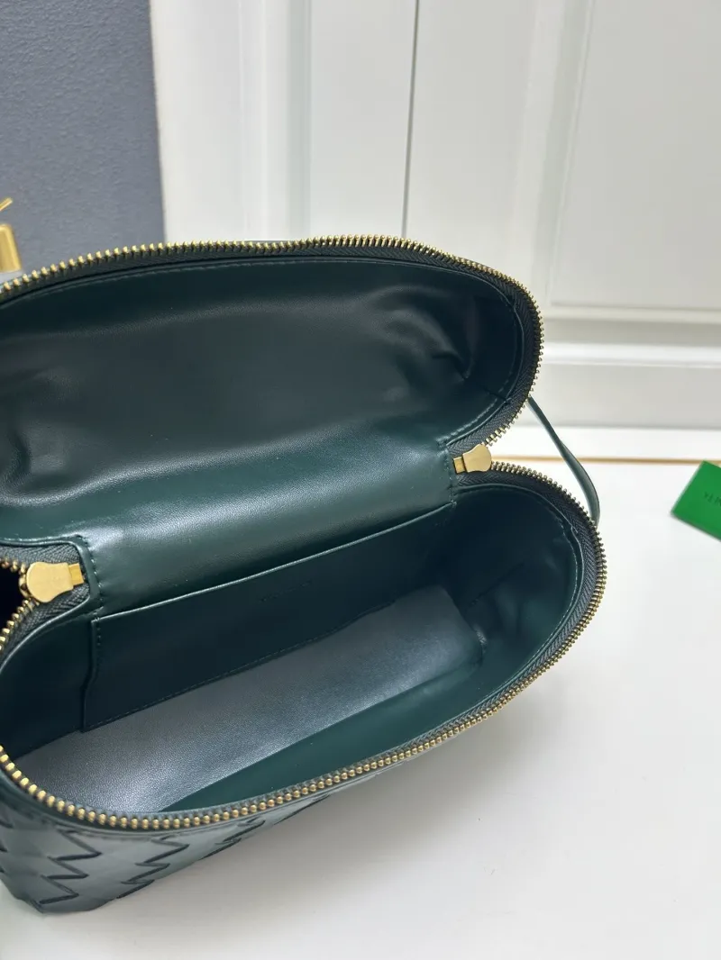 Bottega Veneta Dark Green Crossbody Bag S04002 - Image 8
