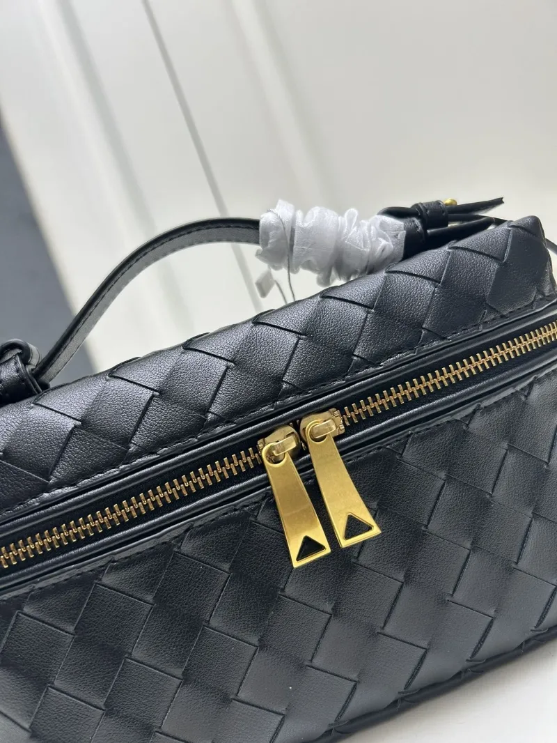 Black Bottega Veneta Crossbody Bag S04002 - Image 4