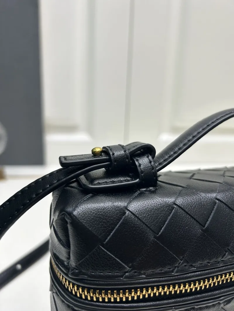 Black Bottega Veneta Crossbody Bag S04002 - Image 5