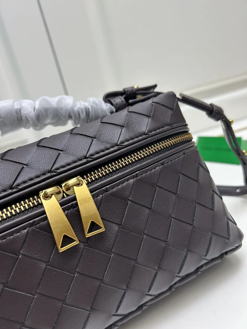 Bottega Veneta S04002 Dark Brown Crossbody Bag - Image 4