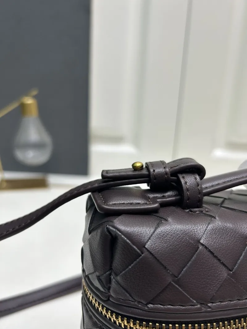 Bottega Veneta S04002 Dark Brown Crossbody Bag - Image 5