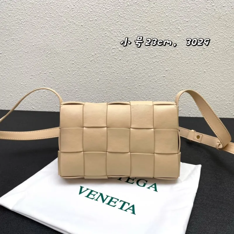 Bottega Veneta Small Beige Crossbody Bag 23cm 3029 - Image 3