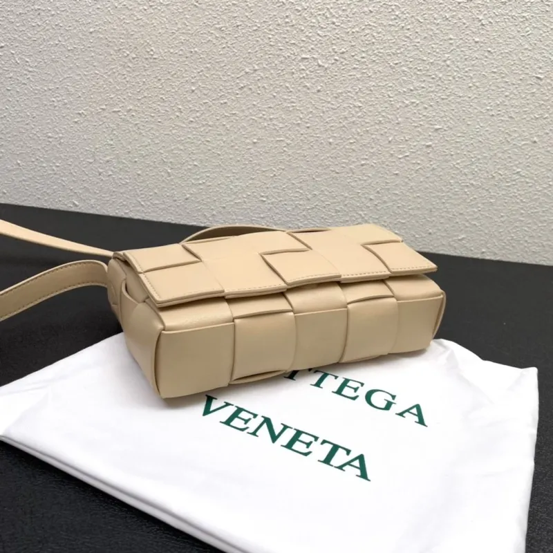 Bottega Veneta Small Beige Crossbody Bag 23cm 3029 - Image 4
