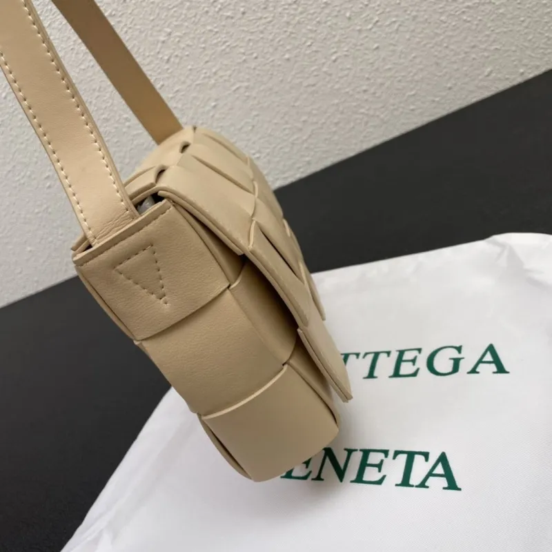 Bottega Veneta Small Beige Crossbody Bag 23cm 3029 - Image 5