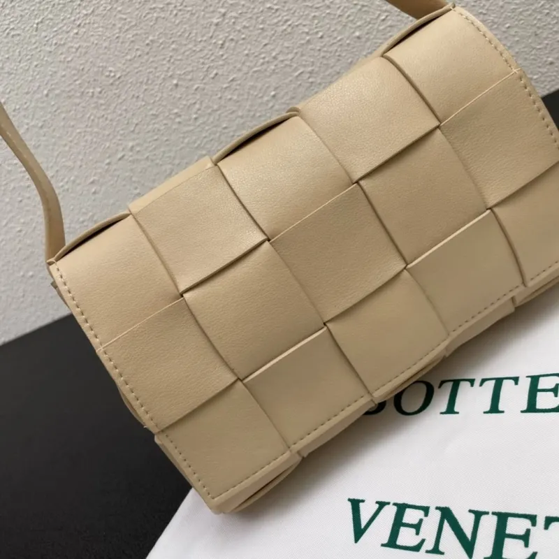Bottega Veneta Small Beige Crossbody Bag 23cm 3029 - Image 6
