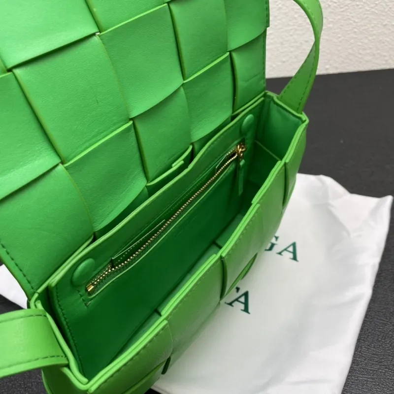Bottega Veneta Green Small Crossbody Bag - Image 8