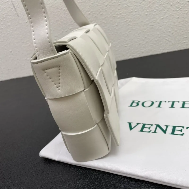 Bottega Veneta Small White Crossbody Bag - Image 5