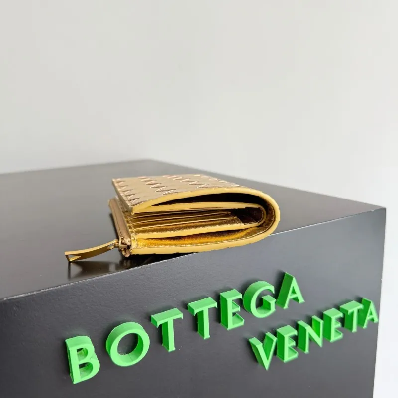 Alternative view of BV Wallets-5