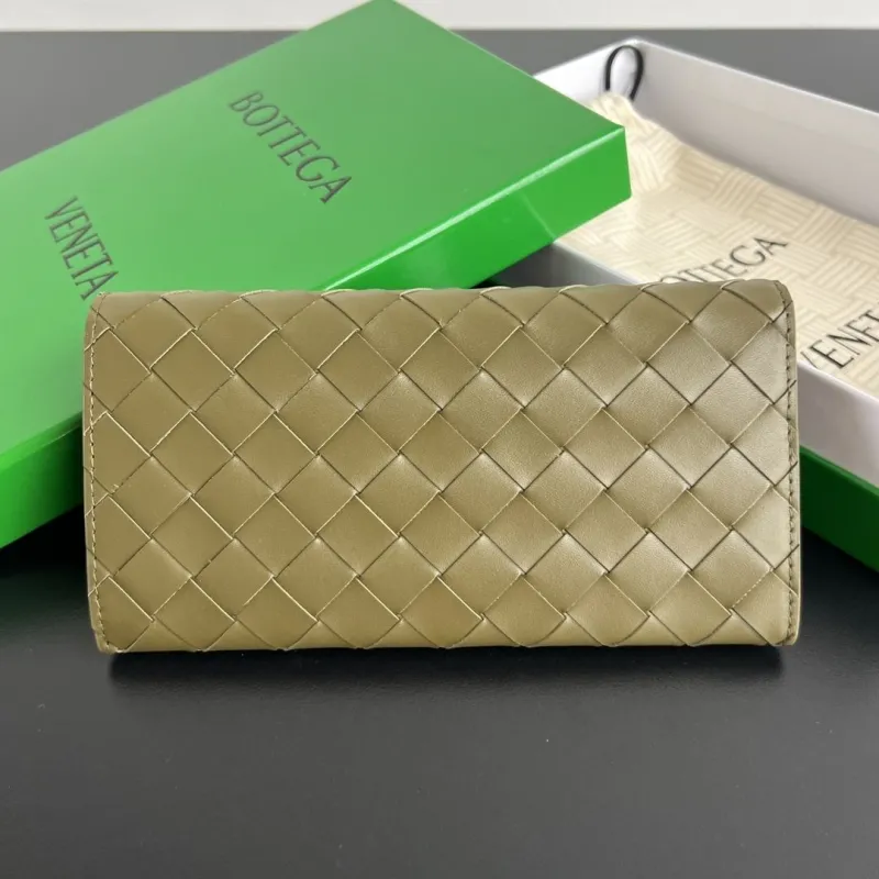 Alternative view of BV Wallets-10