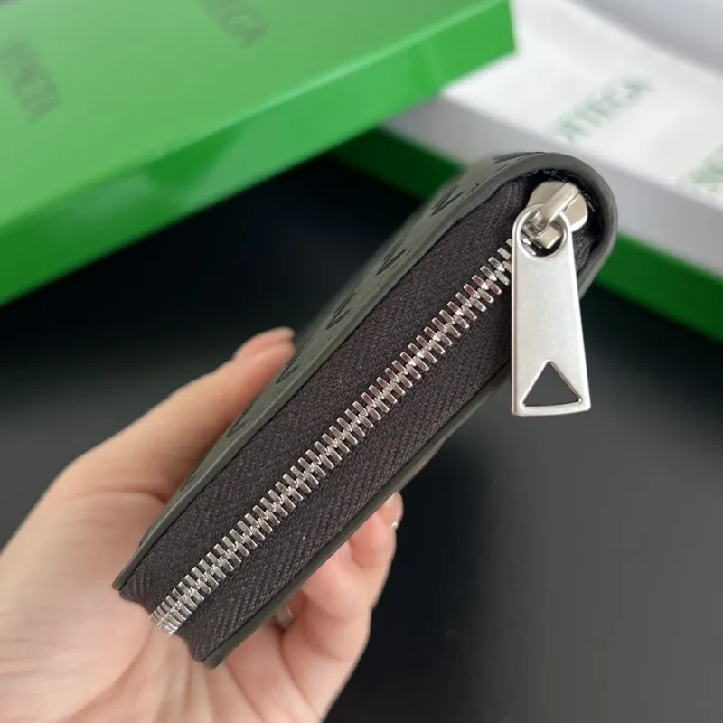 Alternative view of BV Wallets-16