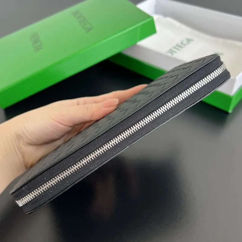 Alternative view of BV Wallets-17