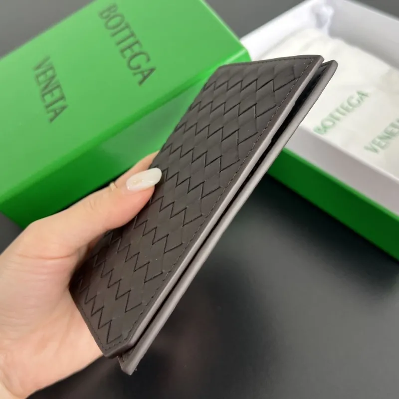 Alternative view of BV Wallets-22