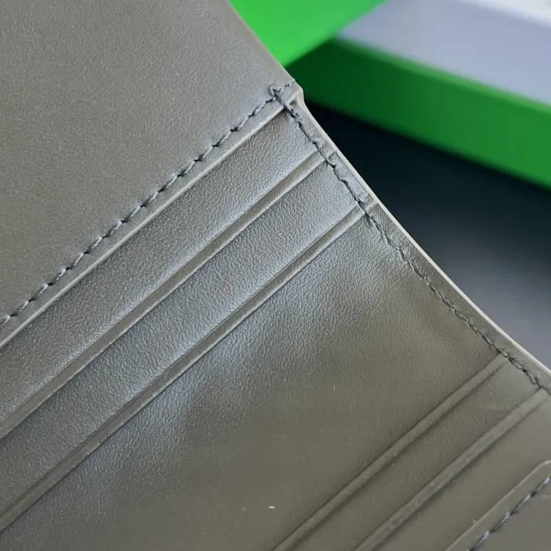 BV Wallets-24 - Image 6
