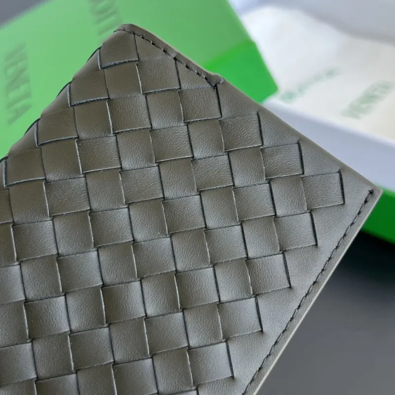 BV Wallets-24 - Image 9