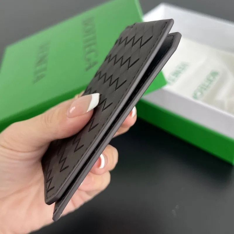 Alternative view of BV Wallets-26