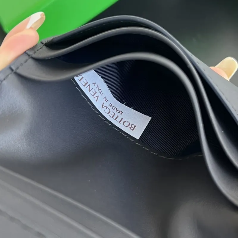 BV Wallets-27 - Image 9