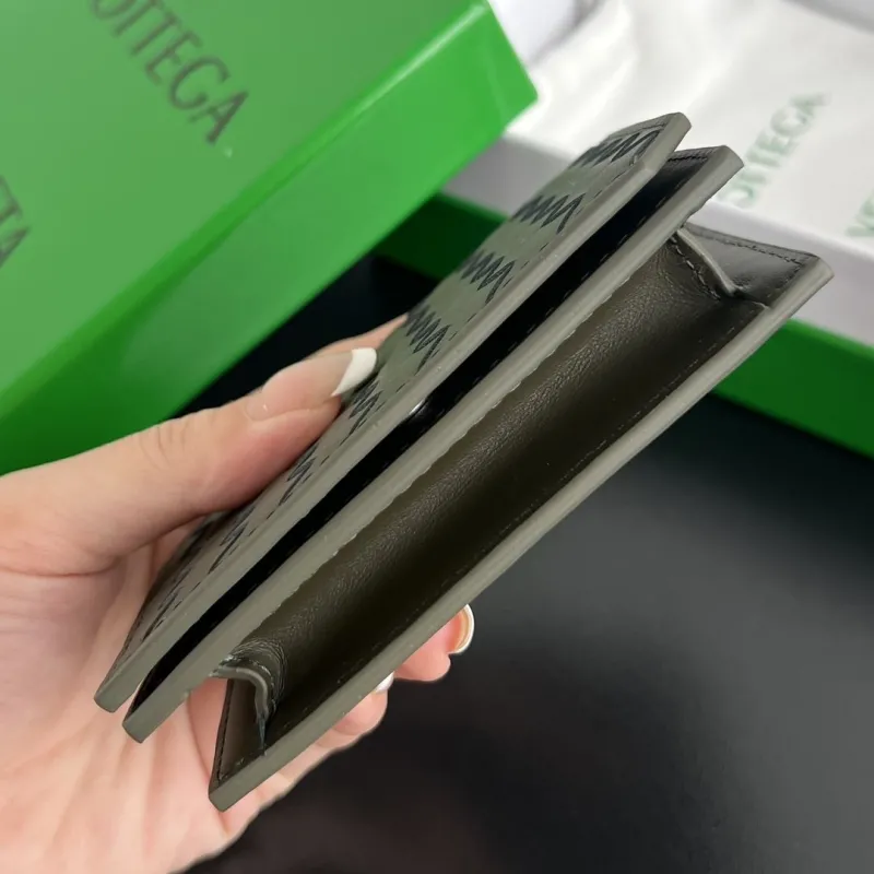 Alternative view of BV Wallets-31