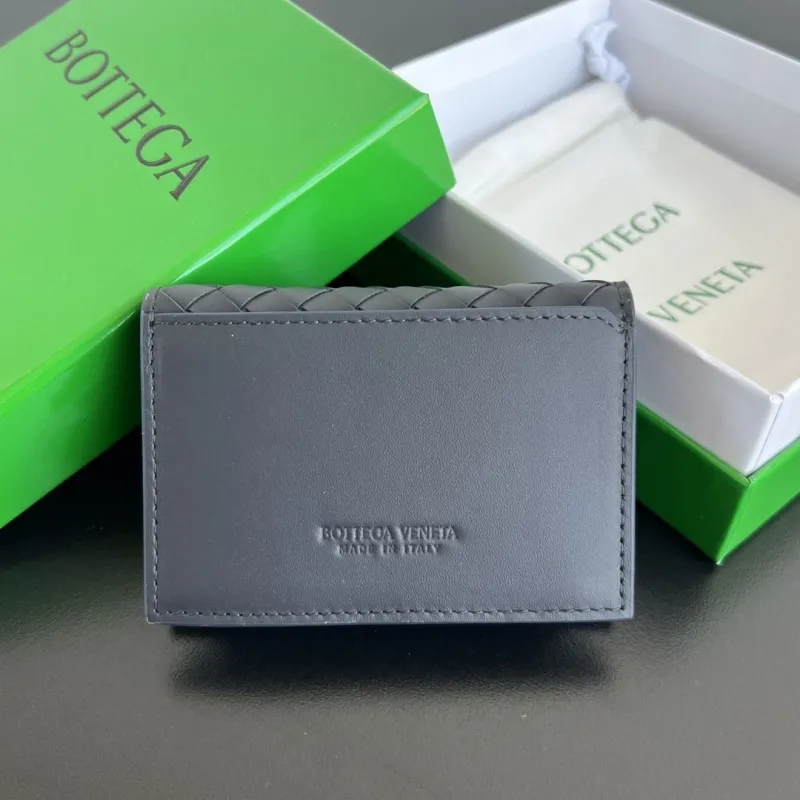 Alternative view of BV Wallets-33