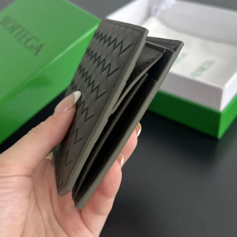 Alternative view of BV Wallets-38
