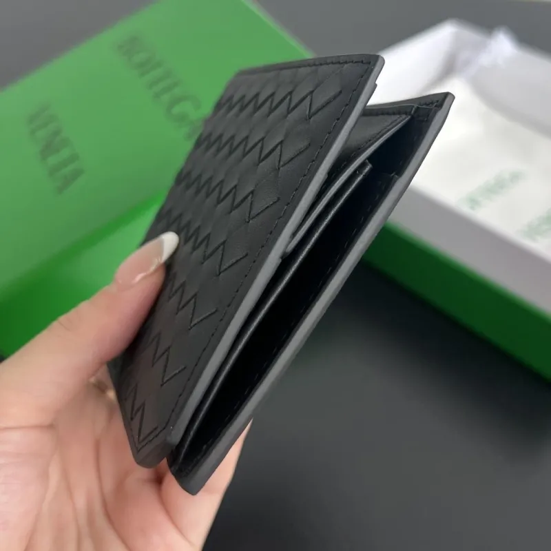 Alternative view of BV Wallets-40