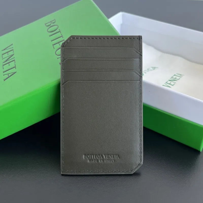 Alternative view of BV Wallets-47