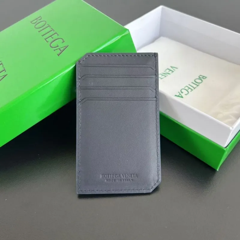 Alternative view of BV Wallets-49