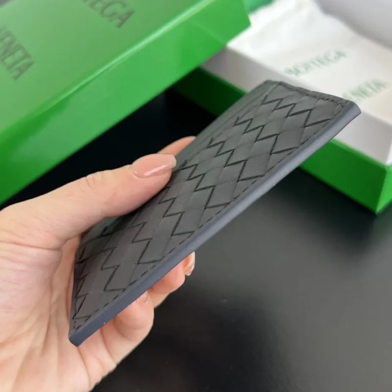 Alternative view of BV Wallets-53