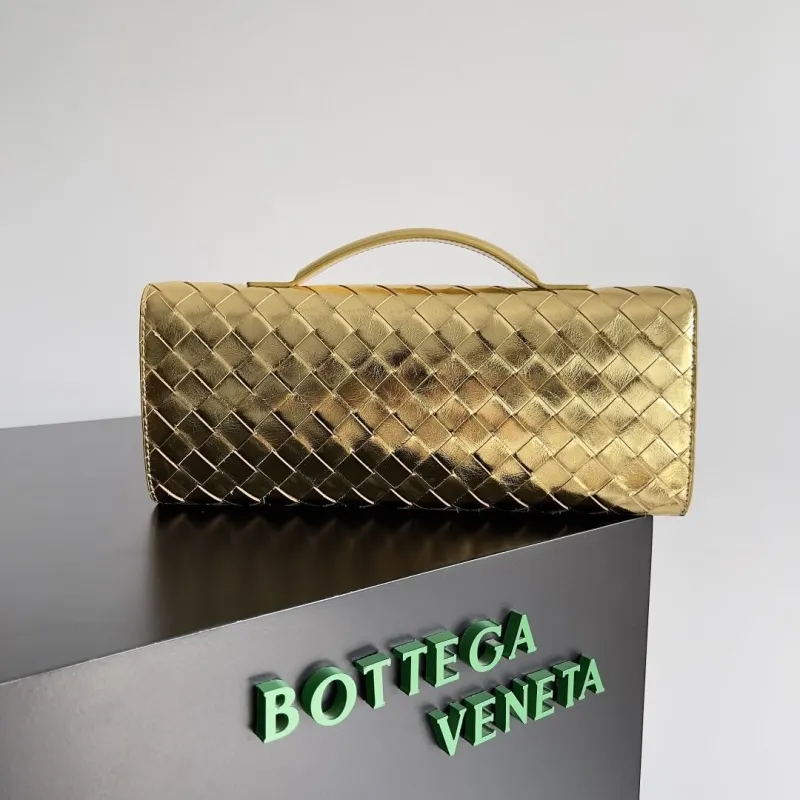 Alternative view of BV Wallets-54